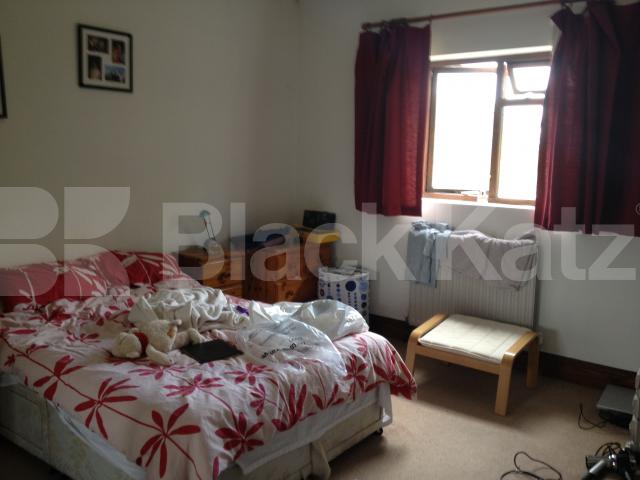 			NEW INSTRUCTION, 3 Bedroom, 1 bath, 1 reception Flat			 Hamilton Road , Ealing Broadway